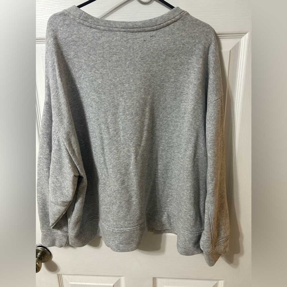 Secret Treasures Women Gray Sweatshirt Large Oversized - Picture 6 of 7